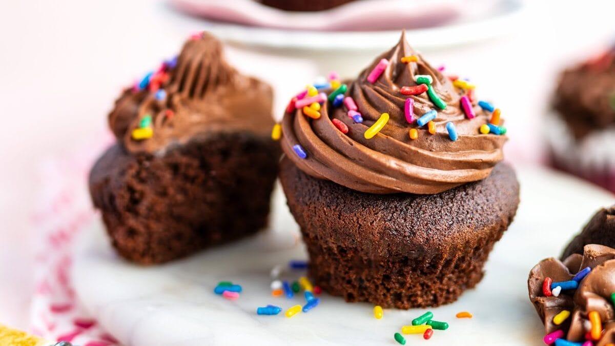 Air Fryer Chocolate Cupcakes