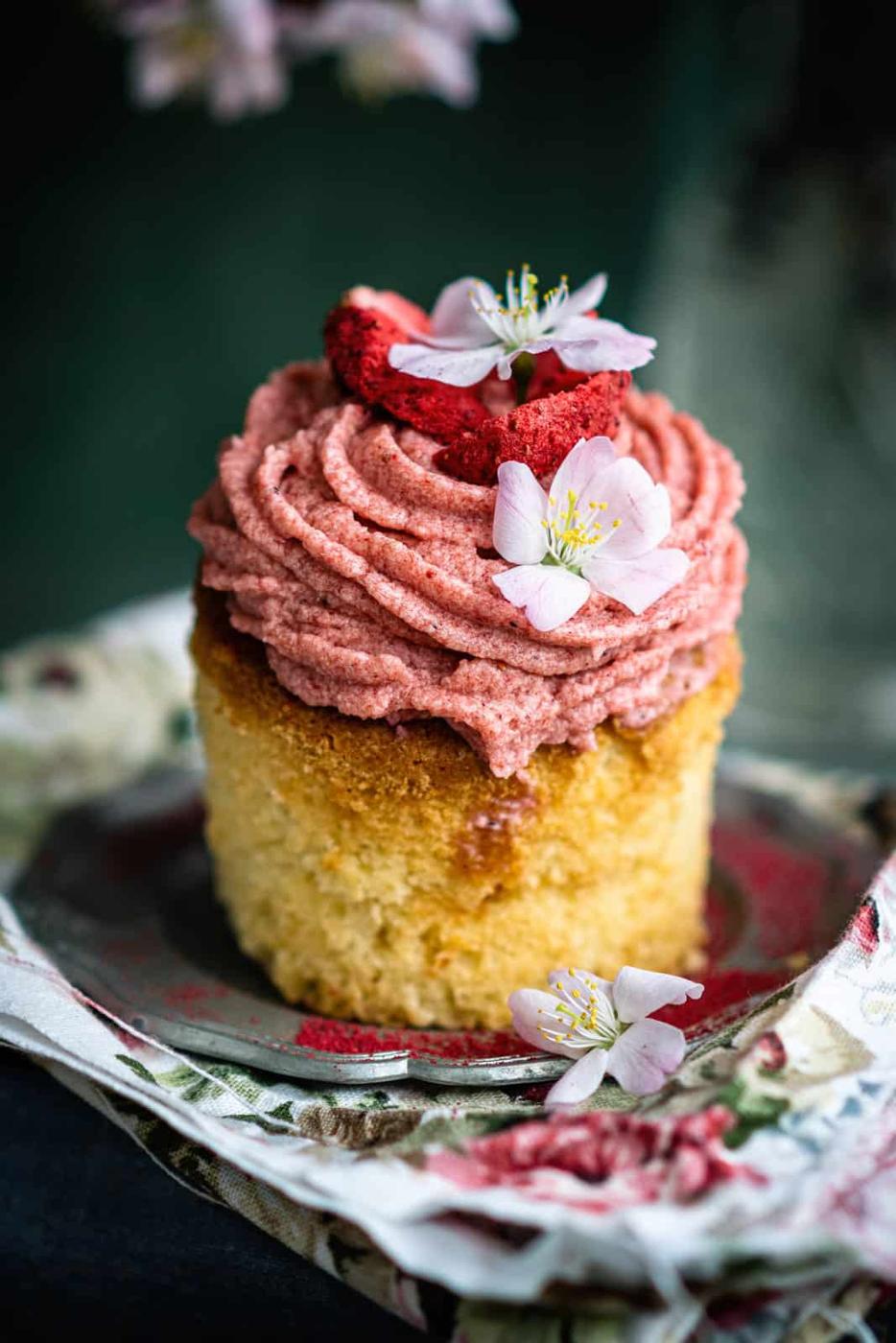 Air Fryer Cupcakes
