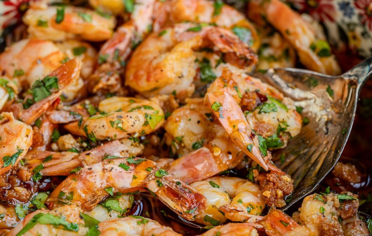 extreme close up on Air Fryer garlic shrimp
