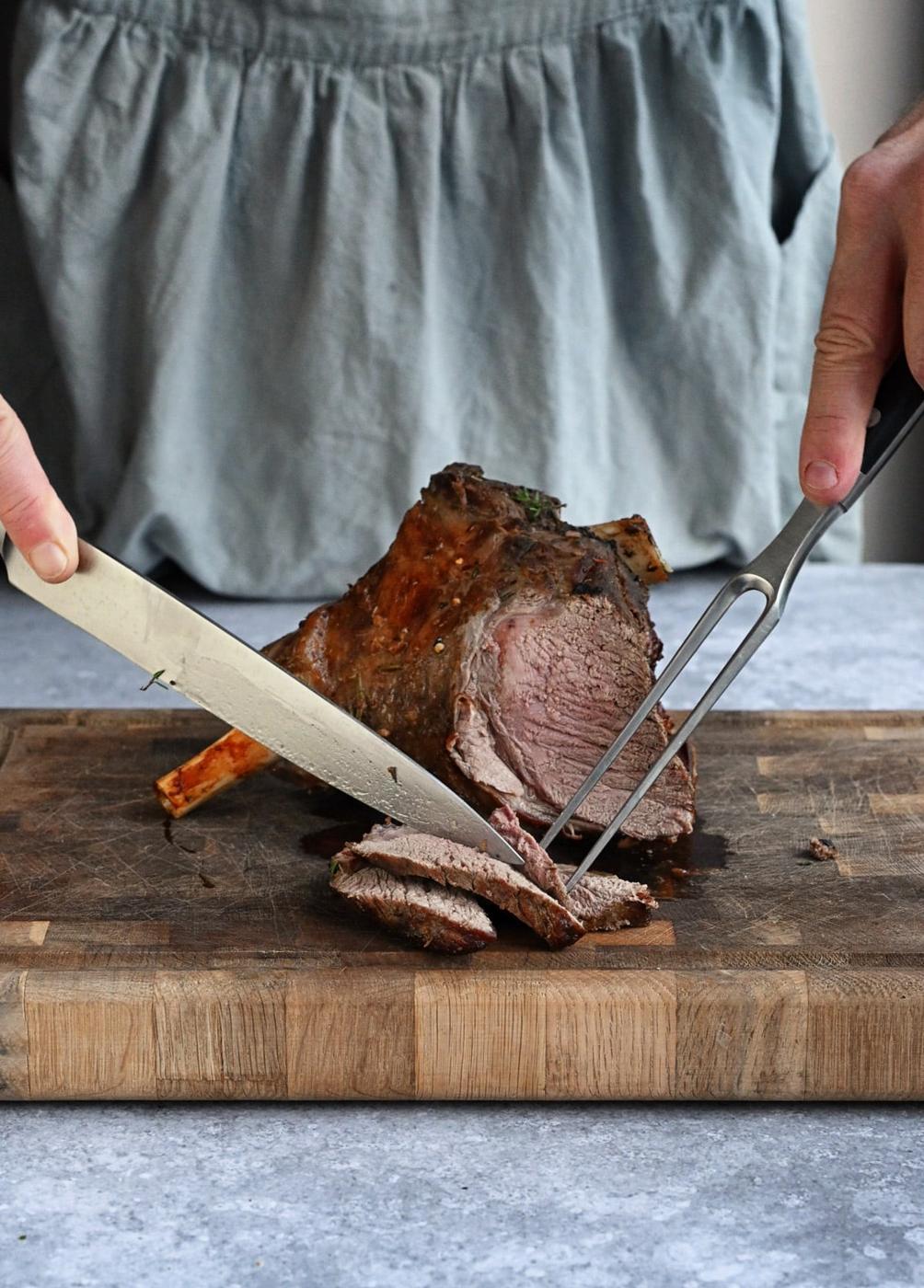 carving roast leg of lamb