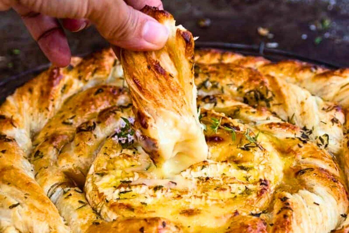 Easy Baked Camembert in Puff Pastry (Honey & Herb Spiral)