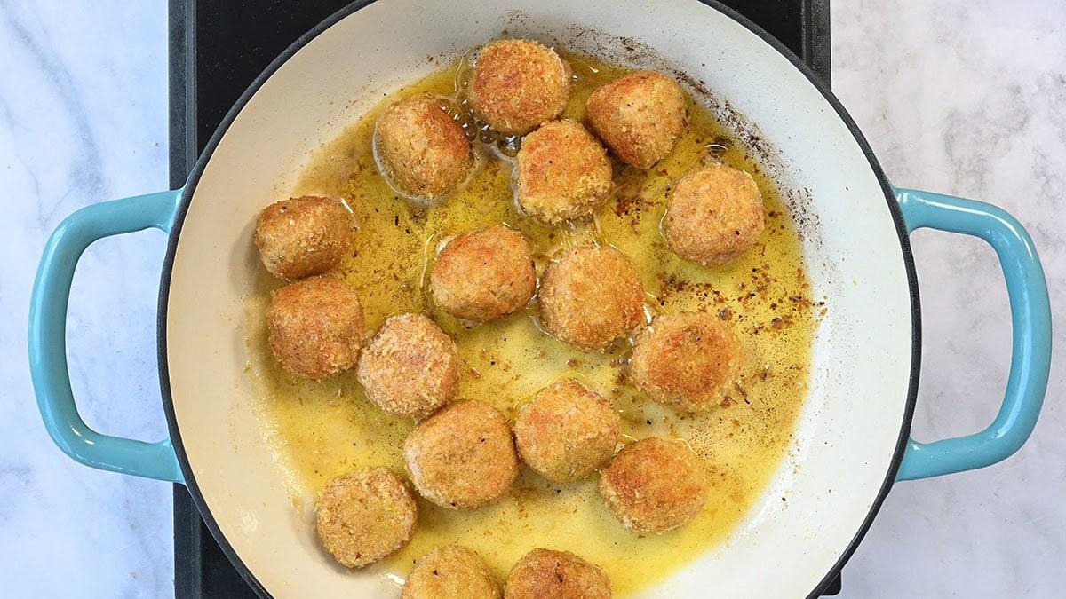 pan frying meatballs