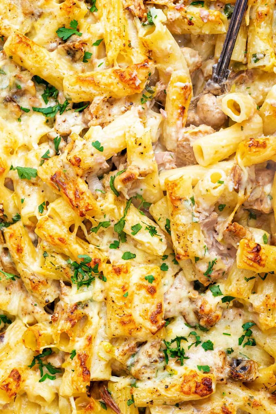 Easy Cheesy Tuna Pasta Bake