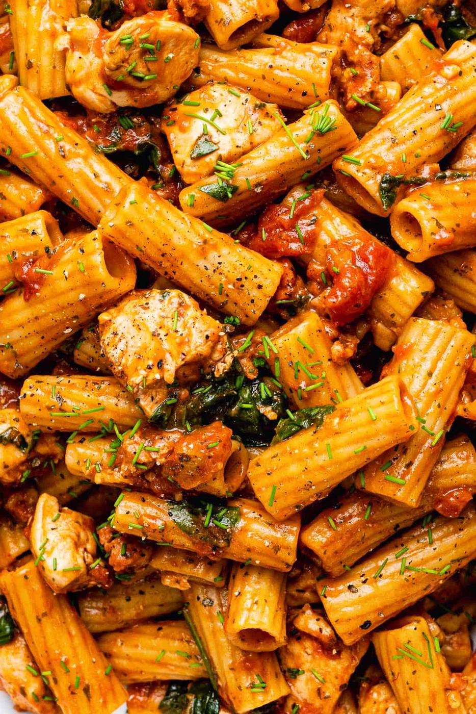 Chicken and Chorizo Pasta (One Pot Wonder!)