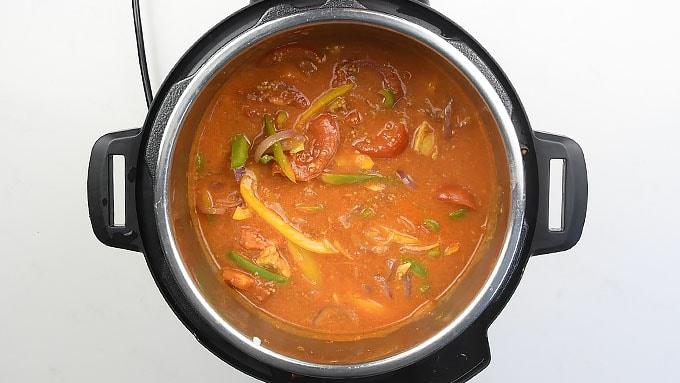 Chicken jalfrezi in a pressure cooker