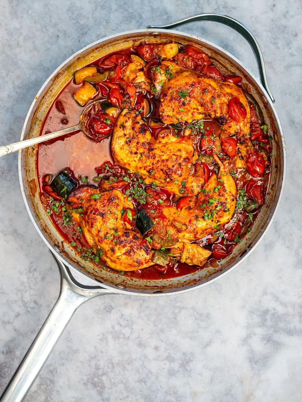 One Pot Chicken with Tomatoes and Zucchini