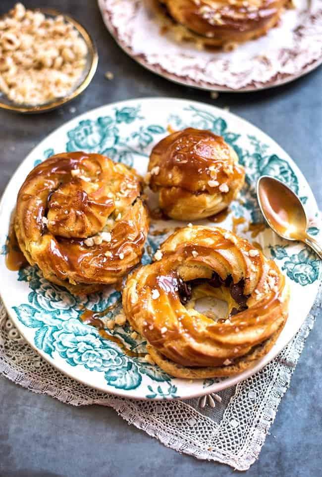 Choux with chocolate and salted caramel