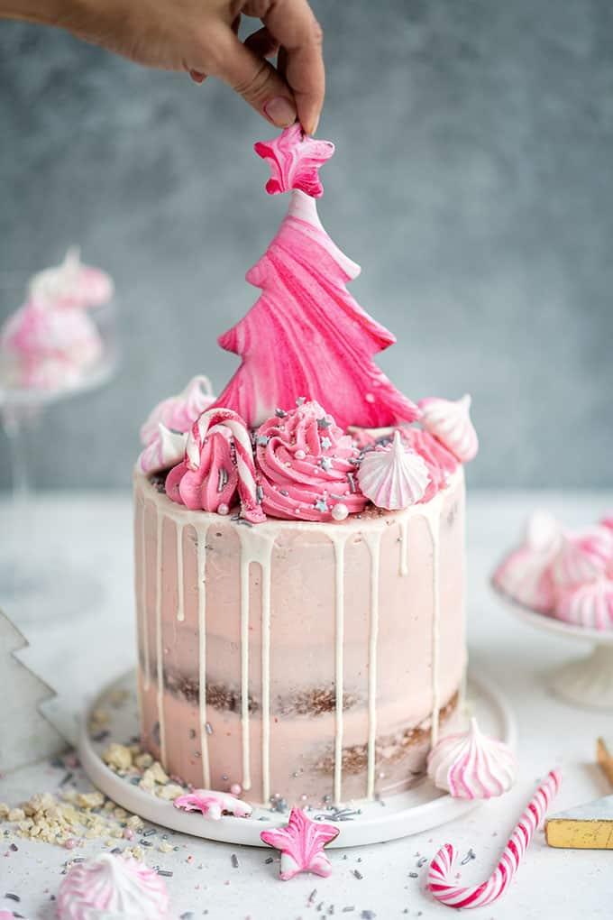 This Winter Wonderland layer cake is a showstopper
