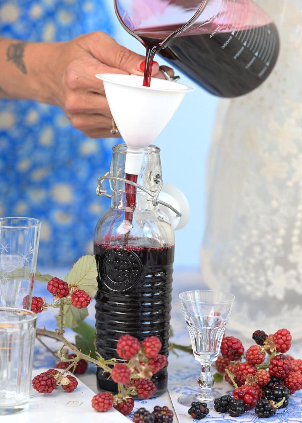 Homemade Blackberry Liqueur (Crème de Mûre)