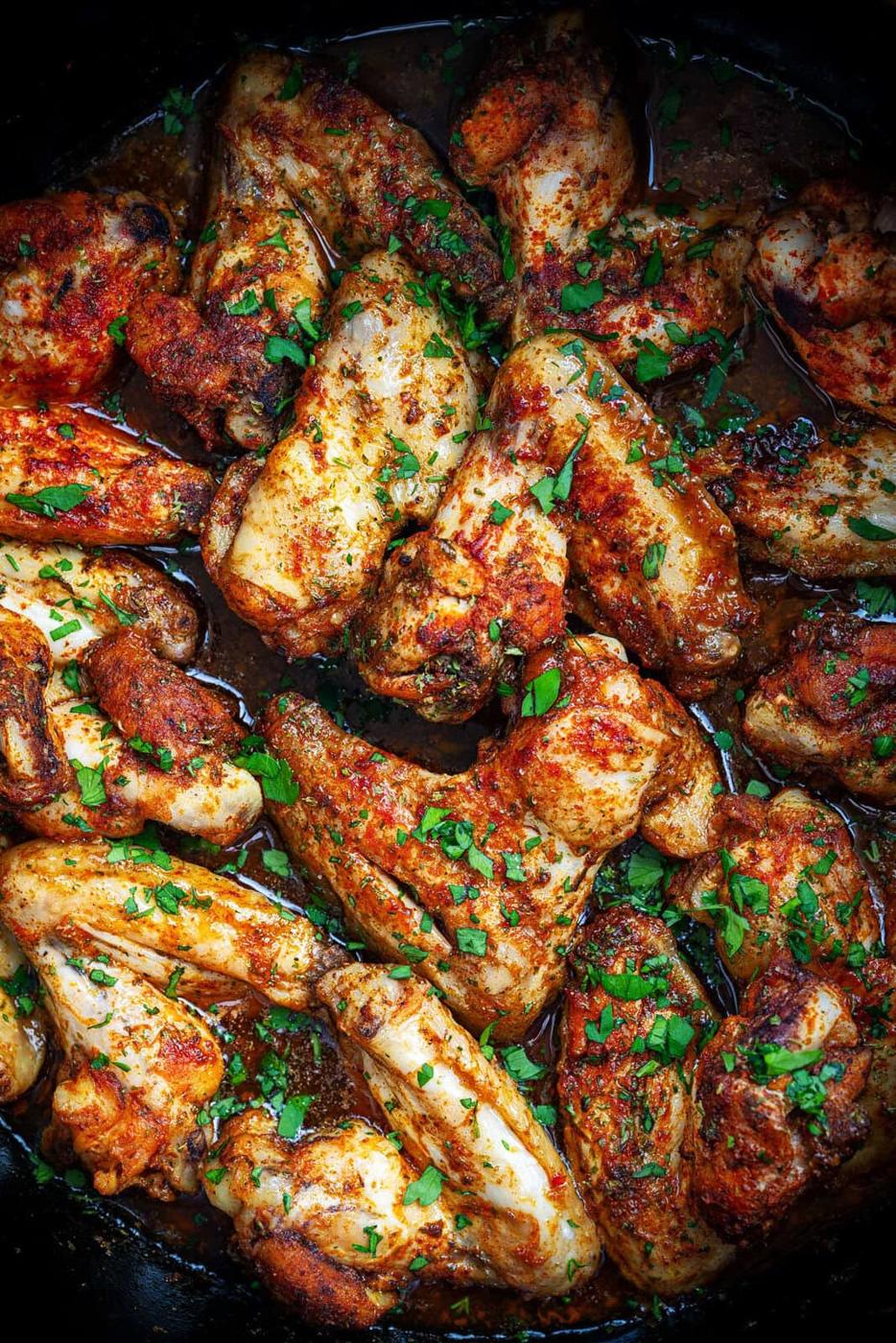 close up on crock pot chicken wings