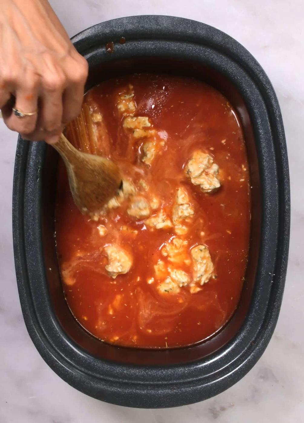 making spaghetti in a slow cooker