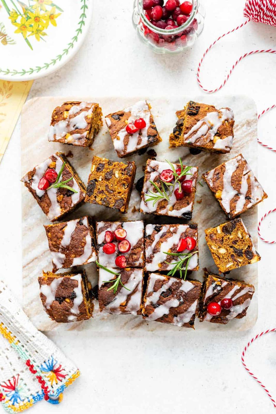 Christmas Cake Traybake – Slimming Friendly!