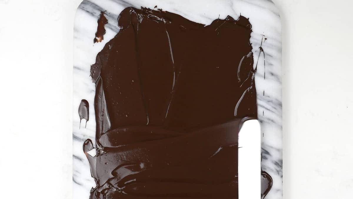Making chocolate curls
