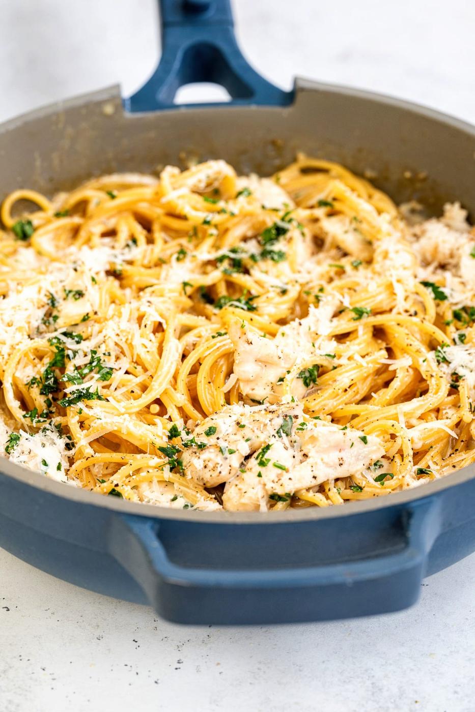 One Pot Garlic Parmesan Chicken Pasta