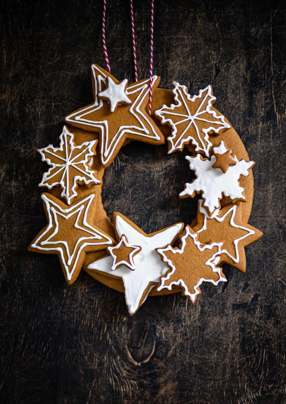Gingerbread cookie wreath hanging
