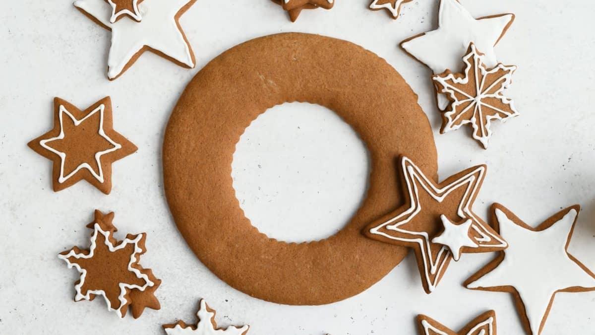 Assembling a cookie wreath with royal icing