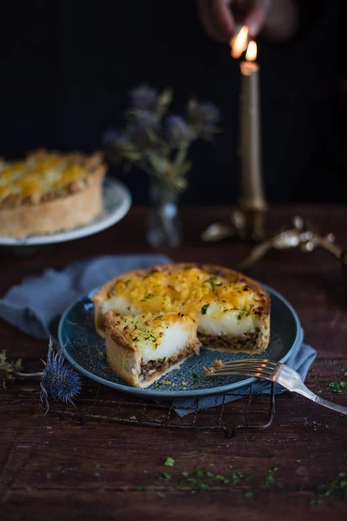 Haggis pie with potato and swede mash topping (haggis neeps and tatties pie). Perfect for Burns Night or St Andrew's day. #Burnsnight #haggis