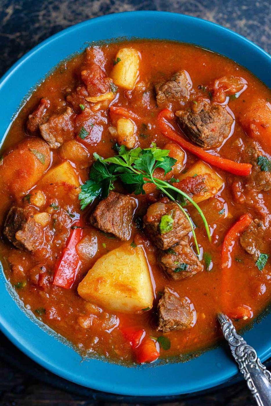 Hungarian goulash with potatoes, red peppers and parsley