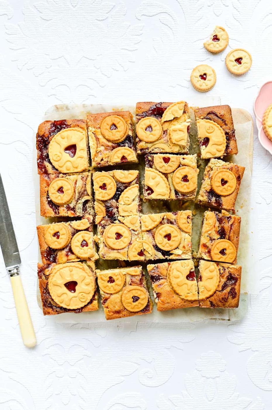 Overhead view of sliced Jammie Dodger Blondies