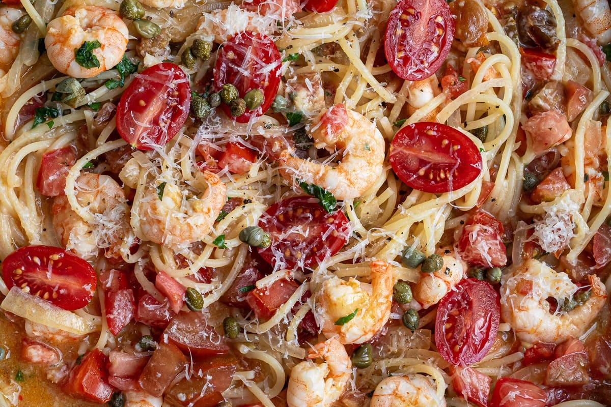 shrimp pasta, close up