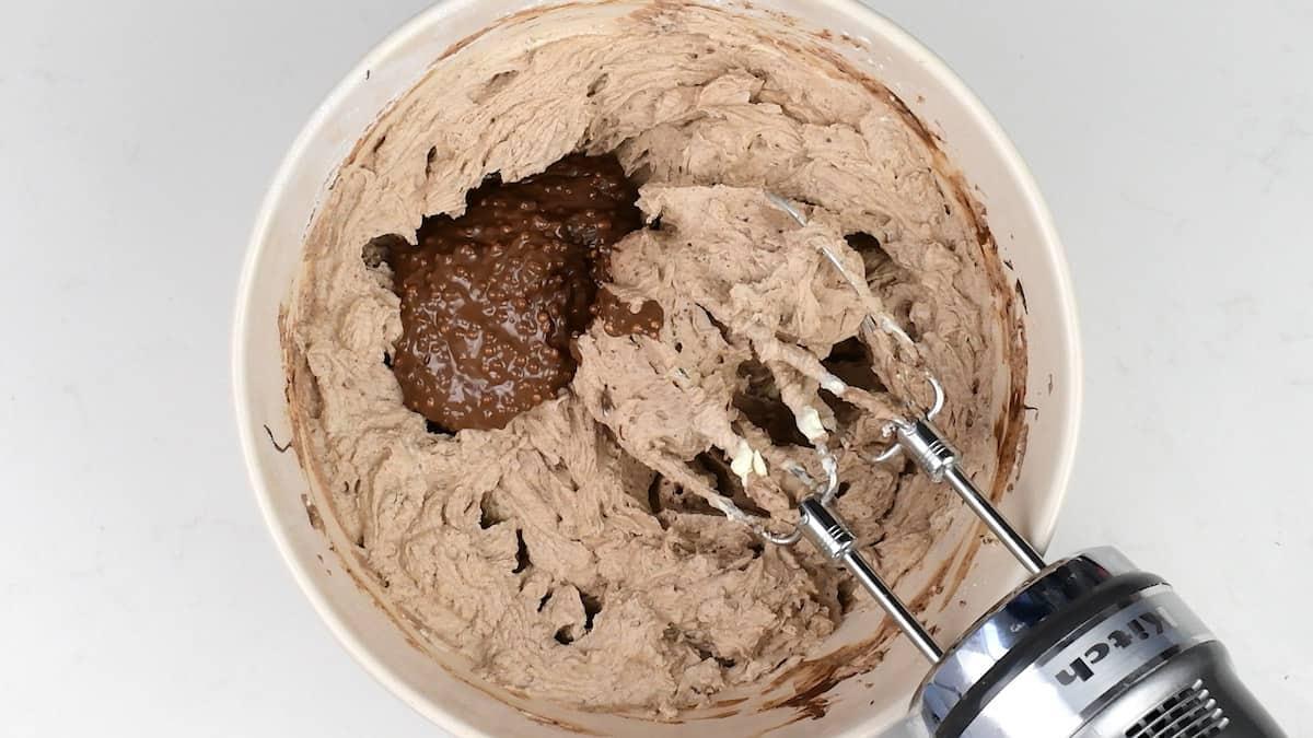Malteser cheesecake filling in a bowl