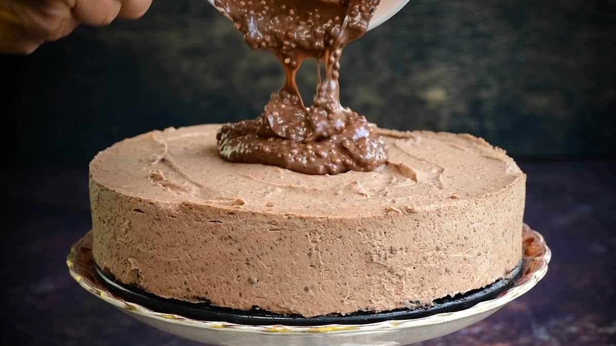 Topping no bake cheesecake with Malteser Chocolate Spread