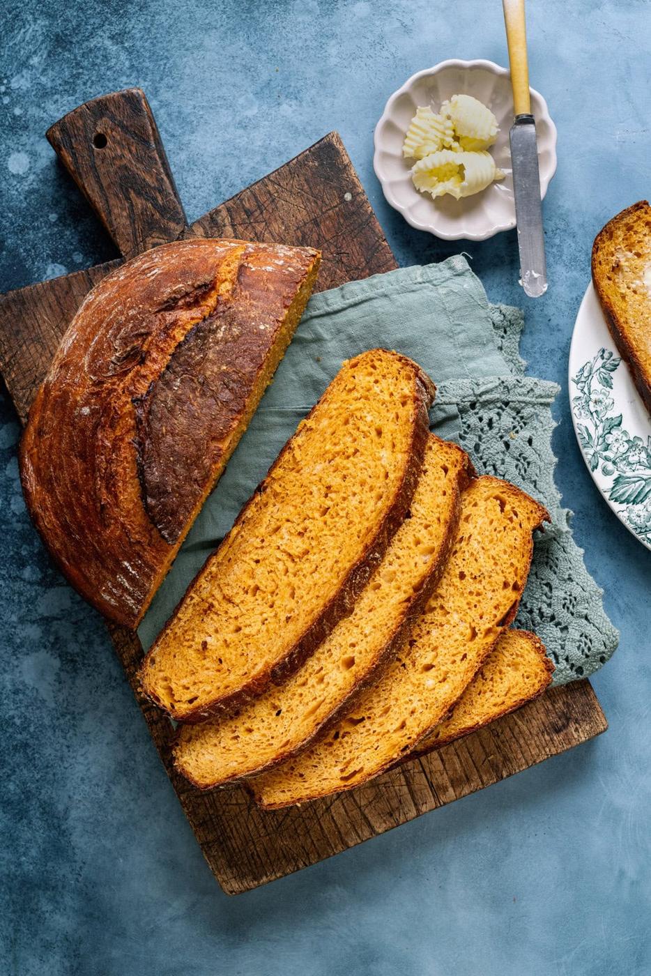 No Knead Pumpkin Bread (So Easy!)