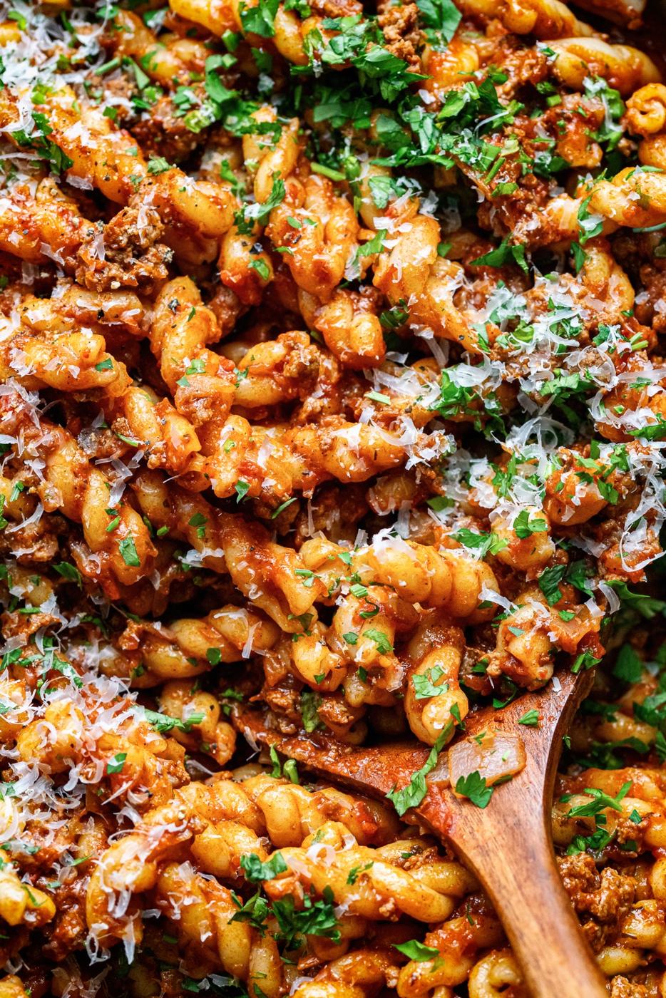 close up on ground beef pasta