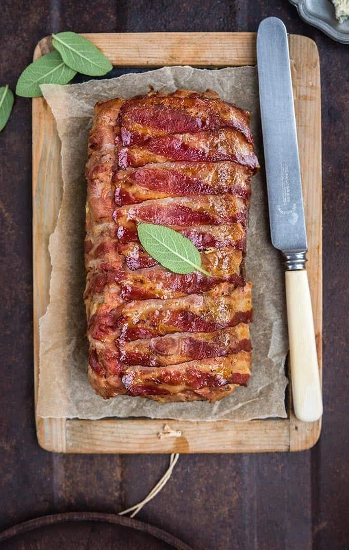 This pancetta-wrapped blue cheese meatloaf is moist and packed with flavour. Your family is sure to ask for this recipe again and again! #meatloaf #familymeal