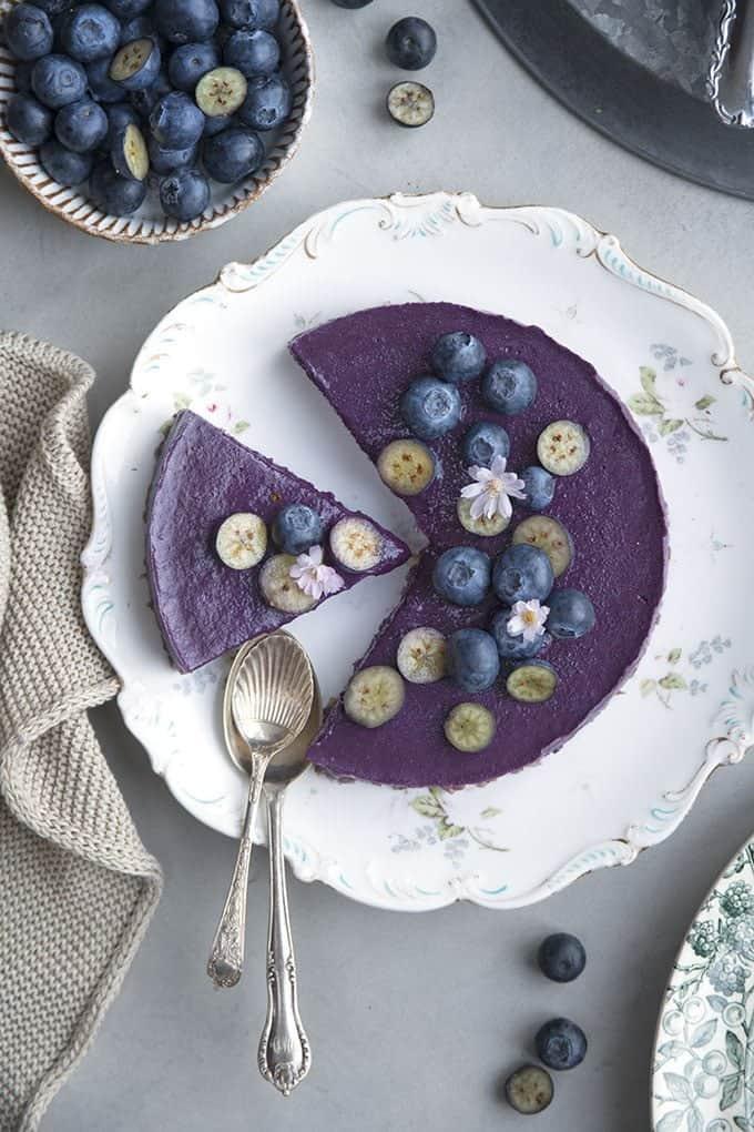 Raw vegan blueberry smoothie cake