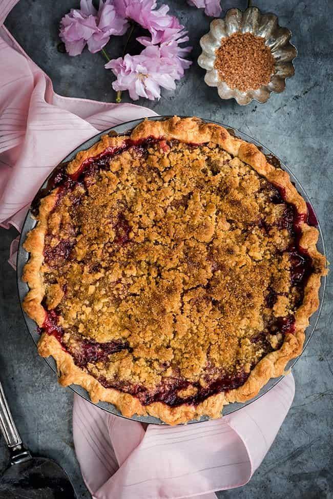 Rhubarb and Raspberry Crumble Pie