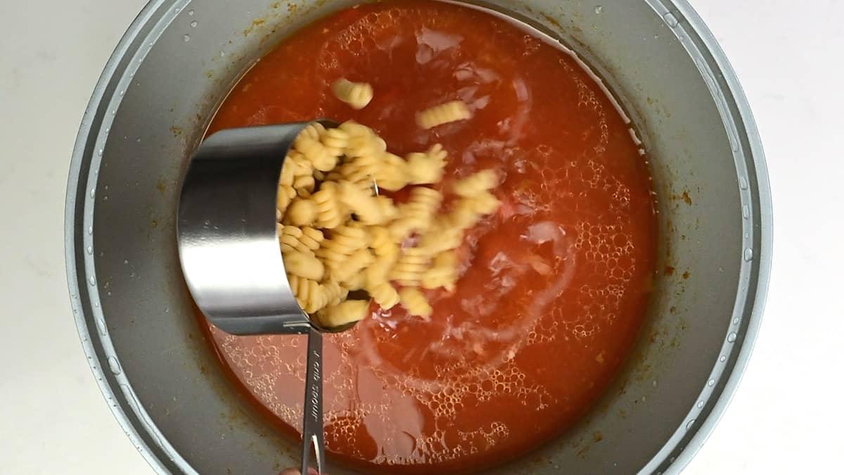 adding dried pasta to slow cooker chicken soup