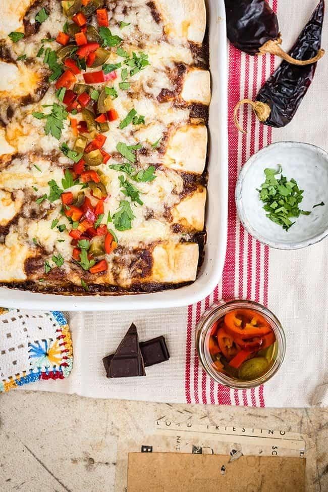 Slow Cooker Mole Pulled Pork Enchiladas