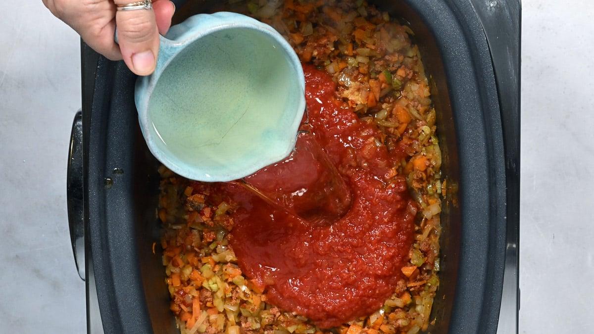 slow cooker ragu process shot
