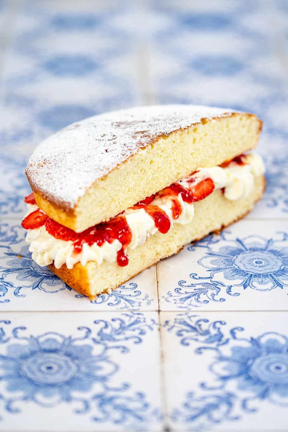 Simple Sponge Cake Recipe