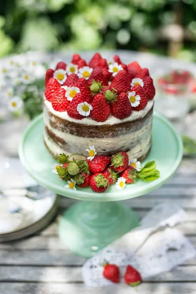 Strawberries and cream naked cake