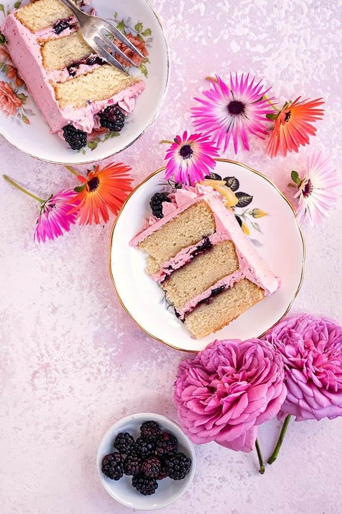 Vanilla layer cake with blackberry buttercream - perfect for birthdays and celebrations | Nusde