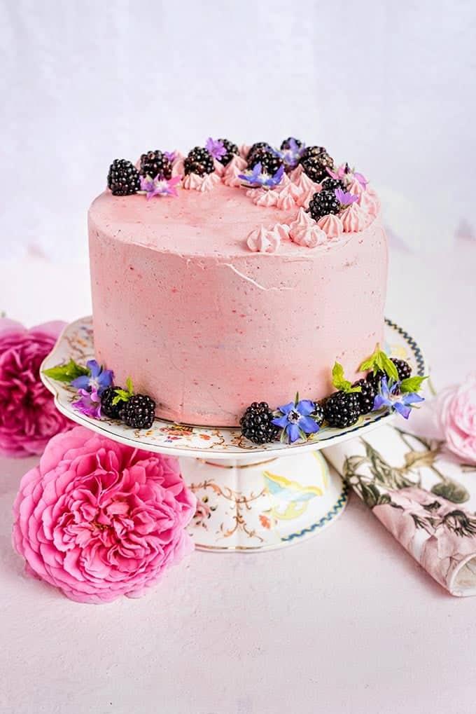 Vanilla layer cake with blackberry buttercream - perfect for birthdays and celebrations | Nusde
