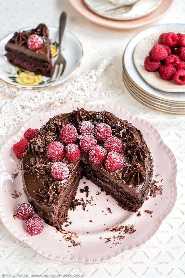 Super-fudgy Vegan Chocolate Cake with Avocado Frosting